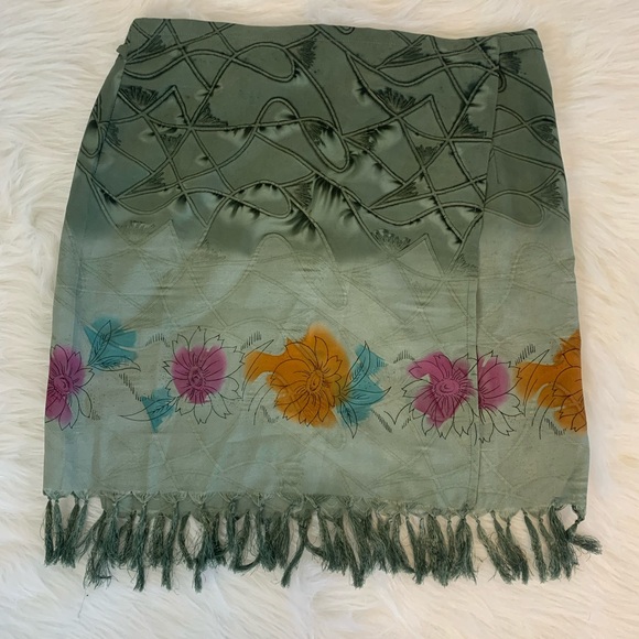 Floral Ombré Wrap Sarong with Waist Tie and Fringe Size Medium - Picture 2 of 6